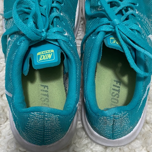 Nike Women's Turquoise Athletic Shoes size 9 - Picture 10 of 16